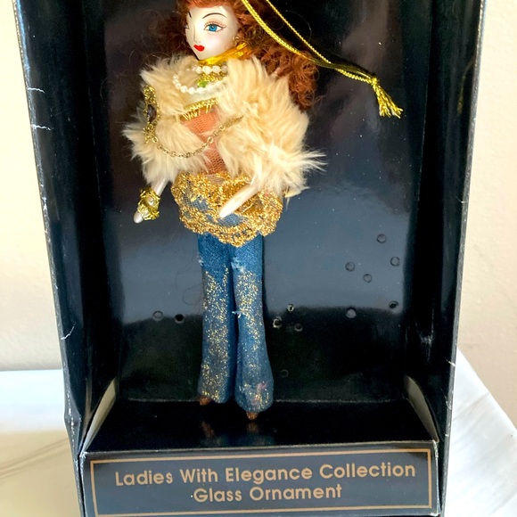 LADIES WITH ELEGANCE Vintage Glass Ornament of Lady in Blue Jeans & Fur Shawl - Picture 2 of 3